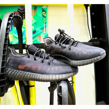 阿迪达斯adidasyeezy椰子350v2黑天使20纯黑武士跑鞋gx91gx91现货gx3