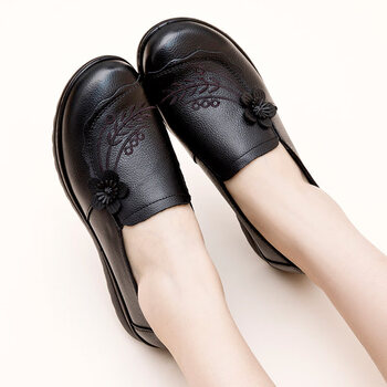 红蜻蜓春秋妈妈鞋单鞋真皮软底舒适中年女鞋中老年平底防滑老人奶奶