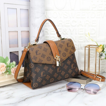 景秀姜山 路易卡迪女包 路易卡迪 双色老花大金锁翻盖包质感高级女包