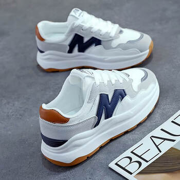 特步官方女鞋春季休闲运动鞋女轻便软底阿甘显脚小初中学生中考体2233