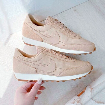 耐克(nike)女鞋2024夏季新款运动复古华夫鞋轻便休闲鞋跑步鞋 dr5377
