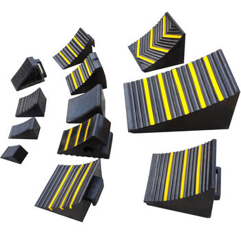 橡胶三角木 汽车车轮三角块 小型车后轮止退器坡道防滑挡轮垫 小车12.