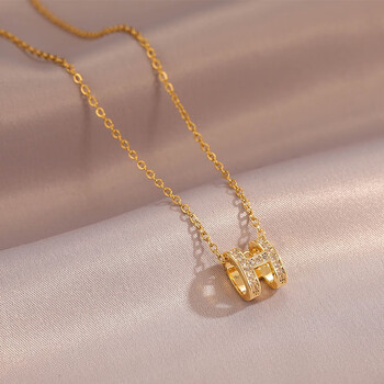 世奇皓微镶h字母项链女设计感小众不掉色锁骨链年新款配饰h字母项链