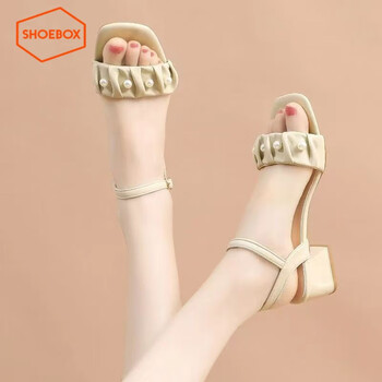 鞋柜达芙妮集团旗下法式粗跟一字带凉鞋女2024夏季新款珍珠露趾卡其色