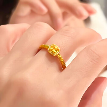 今年流行的黄金戒指女图片