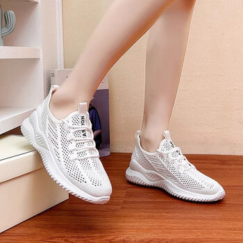 异彬高中生女孩跑步鞋运动鞋女透气不热脚飞织女鞋透气网面软底2024春