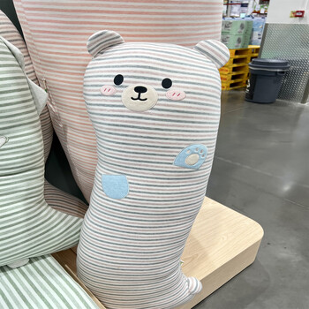 艺彩蝶山姆抱枕山姆代睡眠抱枕侧睡恐龙亲肤柔软舒适长条枕头条纹小熊