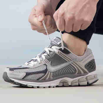 耐克（NIKE）男鞋2023冬季新款AIR ZOOM VOMERO 16运动休闲气垫跑步鞋DA7245 FJ4151-001/VOMERO 5 40