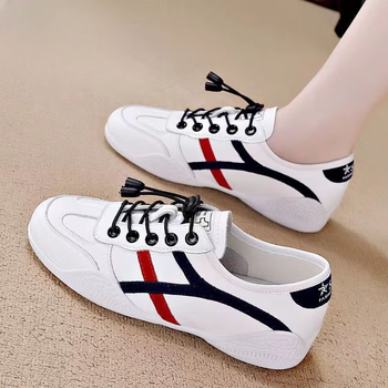 大东小白鞋女学生2023春秋季新款韩版百搭平底白鞋板鞋网红运动鞋子女