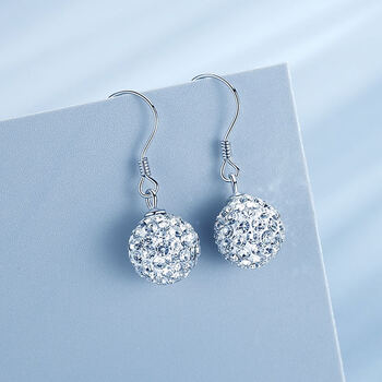 伟德bv1946官网戴上这枚戒指秒变翻译官 24种语言不要太强