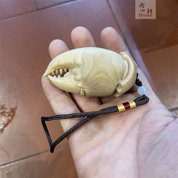 绿檀木雕螃蟹钳手把件车内挂饰实木摆件创意礼物寓意手中有钱 小叶
