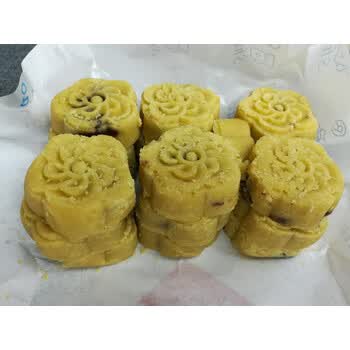 哺食旺陕西特产渭南石灰窑绿豆糕系列健民食品厂干豆糕 梅花形绿豆糕
