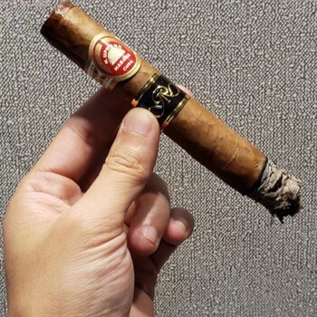 【京优购】茶雪茄cohiba古巴毛氏迪拜蒙特茶雪茄礼盒 试抽一支粗