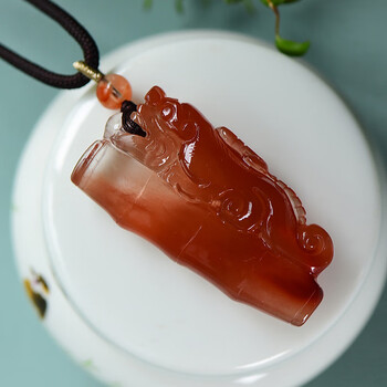 旭元  天然红兔毛水晶佛雕刻吊坠 48.2*24.5*12.4mm 重24.21g