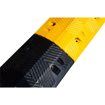 停车场隔离桩 橡胶减速带7cm高度减震板加高缓冲带隔离带减速板停车场