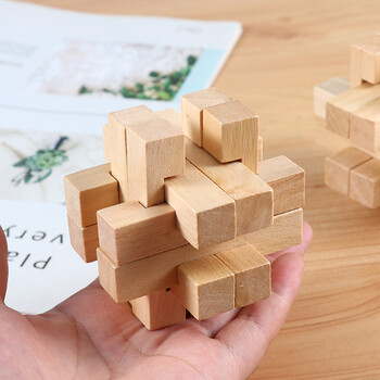 九连环玩具小学生老人智力解环儿童解扣解锁连环扣孔明锁 原木色笼中