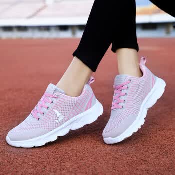 引力大码女鞋春季休闲鞋网面透气运动鞋妈妈款中年女士软底轻便旅游鞋