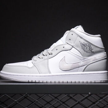 正确高版本aj高帮鞋黑曜石aj男鞋联名变色龙低帮女正版aj1北卡蓝36