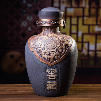 
                                        陶沁泉 景德镇陶瓷全手工雕刻酒坛10斤装泡酒瓶 酒具十斤装陶瓷白酒坛子空酒瓶 收藏酒壶 款式一                