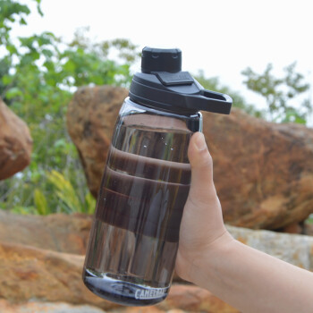 驼峰（CAMELBAK）美国运动水杯男女进口tritan塑料水瓶便携户外旅行健身大容量杯子 炭灰色1000ML龙口新款
