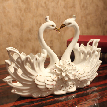
                                                            牧牛 欧式陶瓷天鹅摆件 婚庆摆件 家居摆设工艺品 客厅酒柜电视柜装饰摆件 创意结婚礼物 白花天鹅 普通包装                