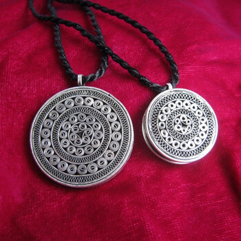 苗乡侗寨 手工苗银项链 项坠 男女款编丝太阳鼓项链 小款直径2.8厘米