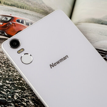 纽曼纽扣 CM810 移动联通双4G智能手机双卡双待 八核1300万像素指纹解锁 白色 16G
