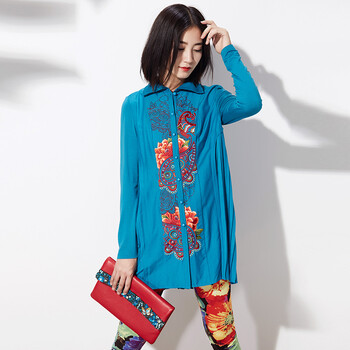 五色风马民族风2015秋季新品女装撞色绣花压褶衬衫W13C1203 浅蓝色