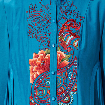 五色风马民族风2015秋季新品女装撞色绣花压褶衬衫W13C1203 浅蓝色