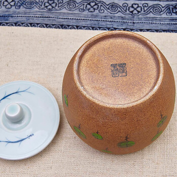 
                                        汉唐（hantang） 景德镇陶瓷茶叶罐密封罐 纯手工茶罐 普洱醒茶缸 装茶叶 爱相随 10.5*12.5cm                