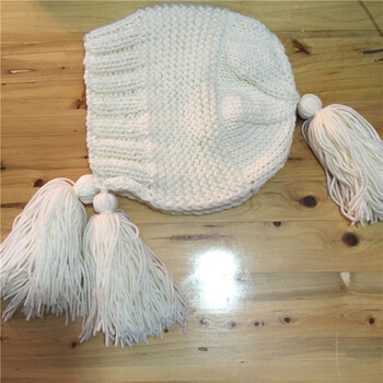 新款加厚护耳毛线帽女士秋冬休闲帽子流苏装饰 奶白色 可调节
