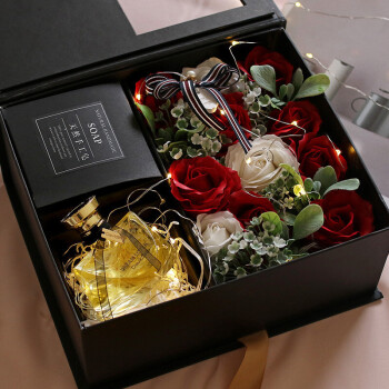 礼物女生送女朋友女孩闺蜜老婆创意抖音礼品玫瑰花礼盒惊喜浪漫小清新