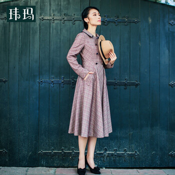 玮玛2015秋冬新品复古文艺长袖格子翻领修身双排扣女风衣外套927F 红色格子 XXL