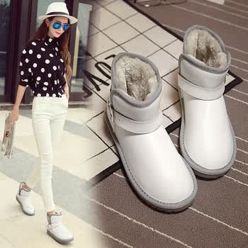 白色雪地靴女2019新款皮面冬天女鞋面包鞋韩版学生百搭小码33短靴