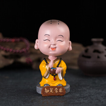 车内可爱饰品摇头狗狗小和尚车载车上装饰用品小沙泥摆设 知足常乐