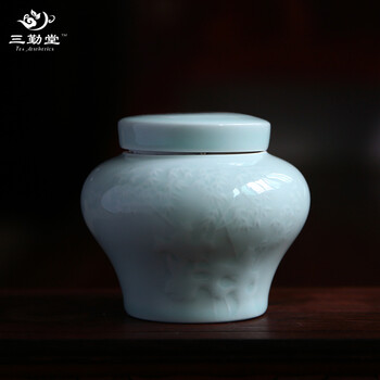 
                                        三勤堂 茶叶罐陶瓷茶仓 景德镇茶具青瓷密封普洱茶罐茶叶包装礼盒 荷花铜扣茶叶罐                