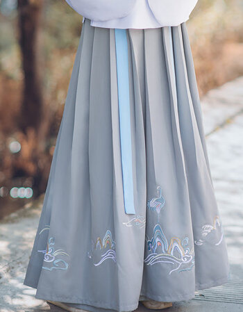 如梦霓裳汉服女日常袄裙比甲山海经昆仑玉绣花琵琶袖交