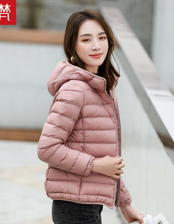 高梵大牌女装轻薄羽绒服女短款2021年新款韩版时尚修身冬季品牌白鸭绒