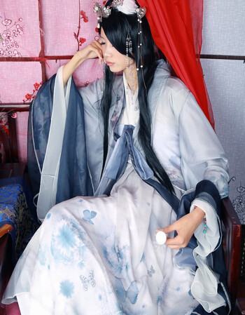 阿坡饵【】【琴瑟】华胥引·宋凝·丧服系 水墨灰白渐变cos古装