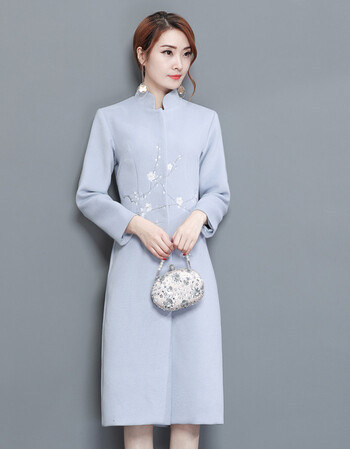 冬装2018刺绣梅花唐装大衣中式民国女装风衣旗袍上衣汉服外套 浅蓝色