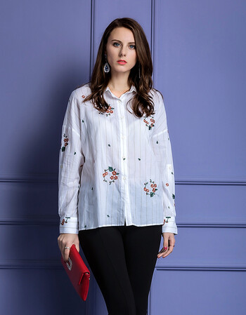 品牌女装衬衫女2018春装新款落肩袖绣花工字褶潮流竖条纹白衬衣 雪白