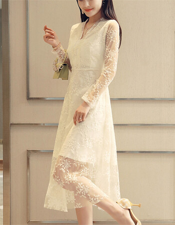 蕾丝连衣裙女2018春装新款韩版中长款长袖v领气质内搭打底裙子潮 米色