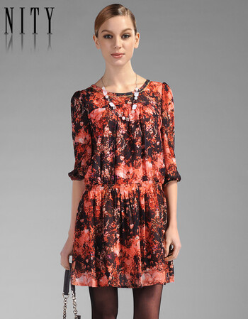 finity 菲妮迪女装 专柜正品 春装新品 欧版时尚印花七分袖连衣裙