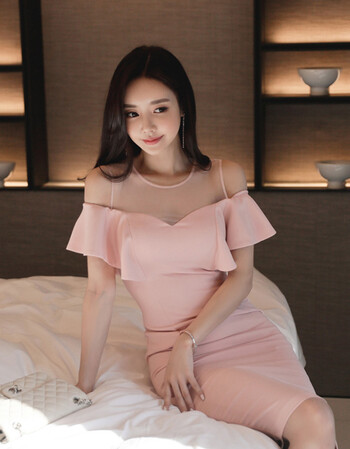 2018夏季女装新款韩版名媛气质薄纱拼接裸肩荷叶袖显瘦抹胸连衣裙