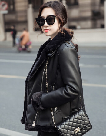 韩版冬装皮衣女短款皮夹克复古毛一体加绒加厚宽松机车外套 黑色 55(s