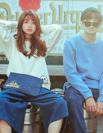 依客布朗(ekinbrown)秋冬情侣装加绒卫衣韩版套头男女外套个性笑脸