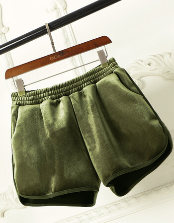 短裤女秋冬款金丝绒打底外穿阔腿裤冬季女韩版潮松紧腰短裤女 墨绿色