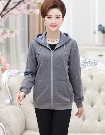 秋冬中老年女装全棉休闲卫衣中年妈妈装连帽加绒绣花外套加大加肥