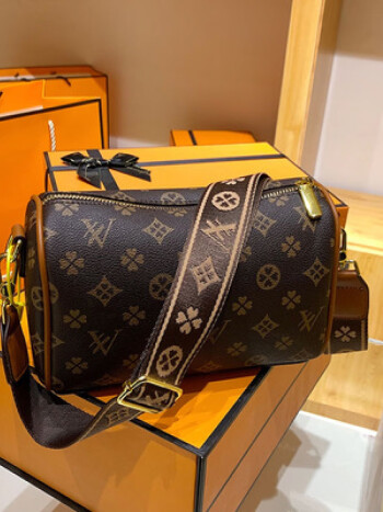 kuqidaishu酷奇香港代购真皮包包女夏季新款潮质感小众枕头包单肩斜