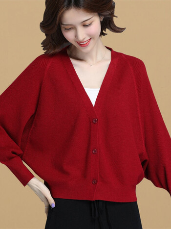 惦慕针织开衫宽松短款秋季新款纯色蝙蝠袖棉毛衫毛衣女外套米色m